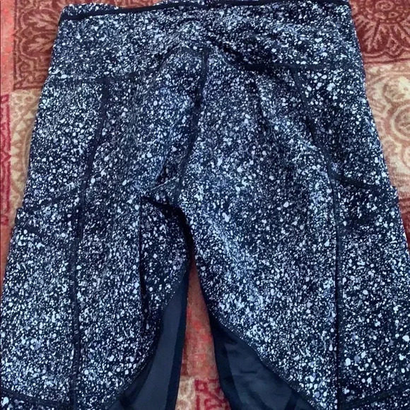 Lululemon outrun 17” crop - Picture 11 of 13